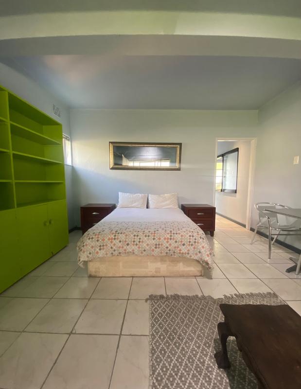 To Let 1 Bedroom Property for Rent in Sea Point Western Cape